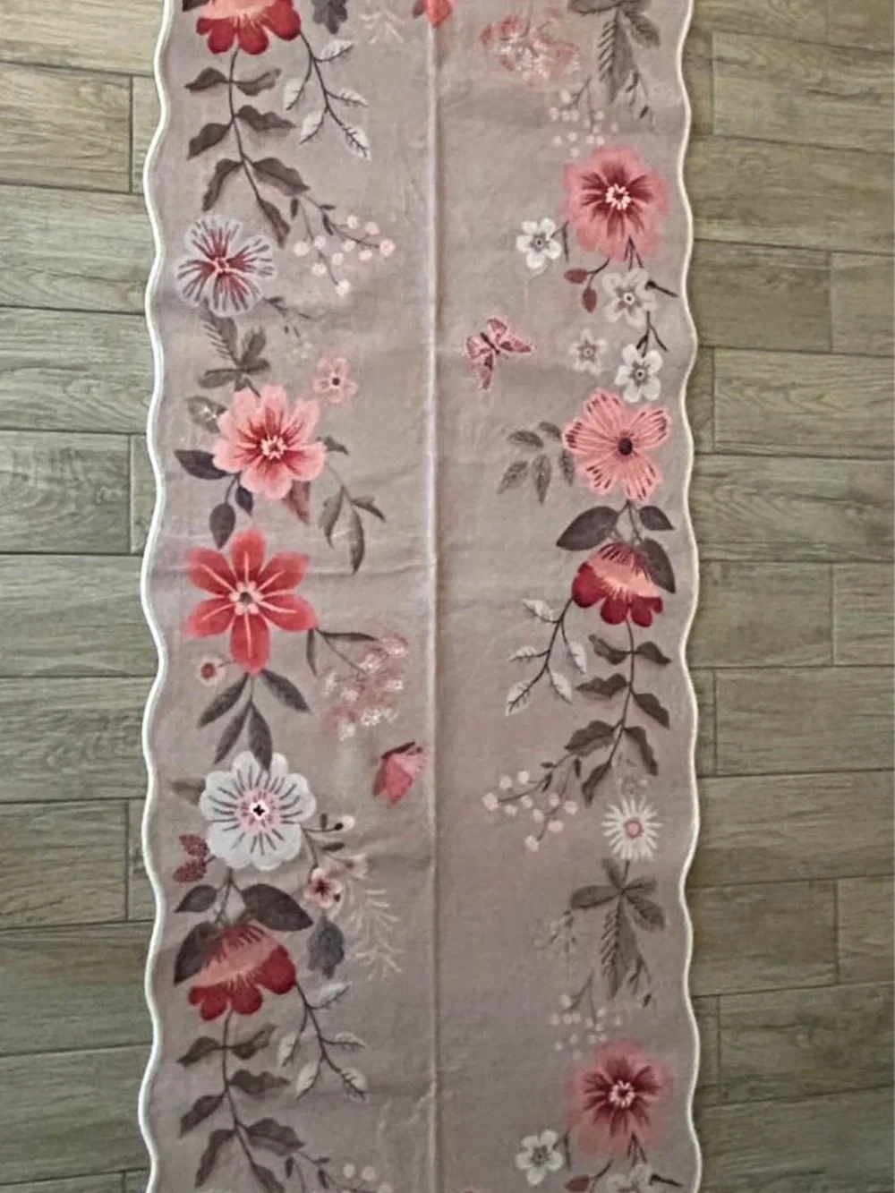 NWOT..Floral Rug Runner with Non Slip Rubber Backing Size 2'6